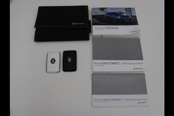 Renault Mégane 1.3 TCe Business Edition One | Leder | Stoelverwarming | Adaptive cruise | Camera | Carplay | Keyless | Full LED | Navigatie | Park Assist | Dodehoek detectie | Climate control