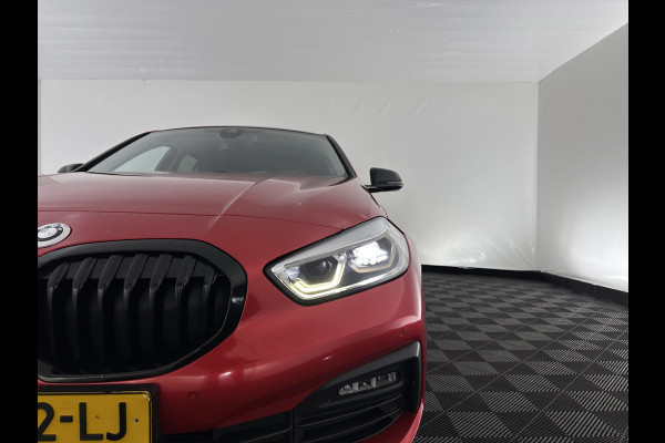 BMW 1-serie 116D Executive Edition *DIGI-COCKPIT | FULL-LED | NAVI-FULLMAP | AMBIENTLIGHT | CRUISE | KEYLESS | PRIVACY-GLASS | ECC | PDC | 16"ALU*