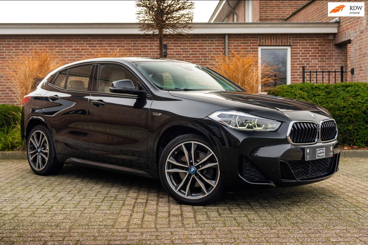 BMW X2 XDrive25e Executive M-Sport 220 PK Dealer o.h Head-Up Camera Leder LED 19''