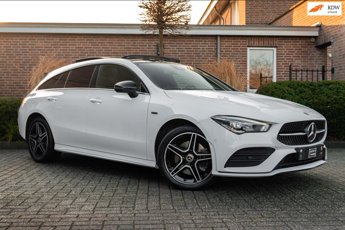 Mercedes-Benz CLA-Klasse Shooting Brake 250 e AMG Night Pakket Pano Leder Widescreen Stoelverwarming Camera 18''