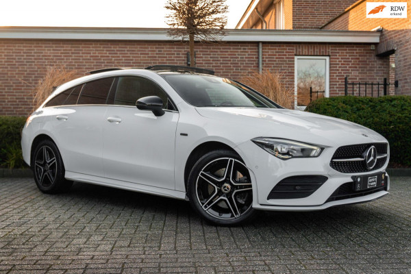 Mercedes-Benz CLA-Klasse Shooting Brake 250 e AMG Night Pakket Pano Leder Widescreen Stoelverwarming Camera 18''