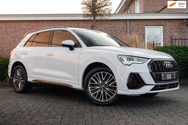 Audi Q3 45 TFSI e S Edition 245 PK 3x S-Line ACC Ambiance Black Optic Keyless Camera 19''