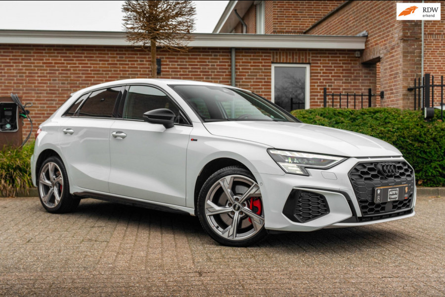 Audi A3 Sportback 45 TFSI e S Edition Competition 245 PK Matrix LED Adaptive RS Zetels Keyless B&O 18''