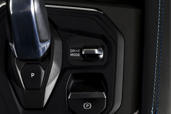 Lynk & Co 01 1.5 PHEV 261PK MY22 | 360 Camera | 7.4 kWh Boordlader | S/K-panodak | Adapt. Cruise | Memory | Elek. klep | Trekhaak | LM 20" |