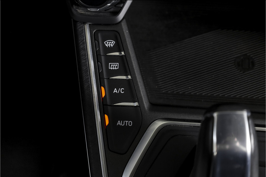 Lynk & Co 01 1.5 PHEV 261PK MY22 | 360 Camera | 7.4 kWh Boordlader | S/K-panodak | Adapt. Cruise | Memory | Elek. klep | Trekhaak | LM 20" |