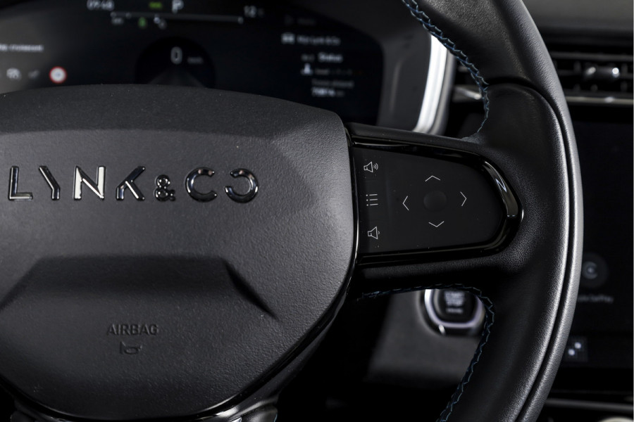 Lynk & Co 01 1.5 PHEV 261PK MY22 | 360 Camera | 7.4 kWh Boordlader | S/K-panodak | Adapt. Cruise | Memory | Elek. klep | Trekhaak | LM 20" |