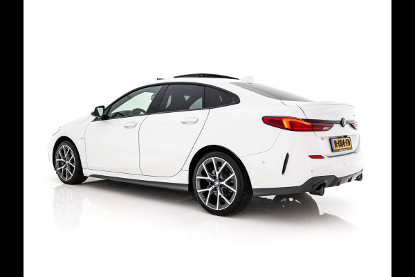BMW 2 Serie Gran Coupé 220i M-Sportpack Business Edition (INCL-BTW) Aut. *PANO | MICROFIBRE-SPORTSEATS | FULL-LED | DIGI-COCKPIT | CAMERA | NAVI-FULLMAP | HIFI-SOUND | DAB+ | ECC | PDC | CRUISE | CARPLAY | KEYLESS | PRIVACYGLASS | 18"ALU*