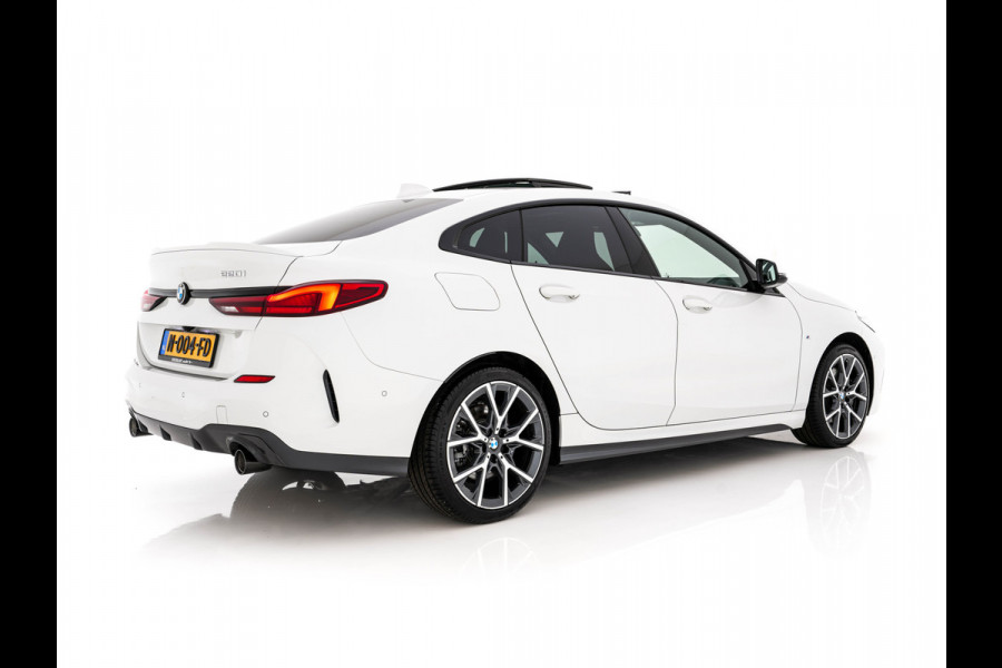 BMW 2 Serie Gran Coupé 220i M-Sportpack Business Edition (INCL-BTW) Aut. *PANO | MICROFIBRE-SPORTSEATS | FULL-LED | DIGI-COCKPIT | CAMERA | NAVI-FULLMAP | HIFI-SOUND | DAB+ | ECC | PDC | CRUISE | CARPLAY | KEYLESS | PRIVACYGLASS | 18"ALU*