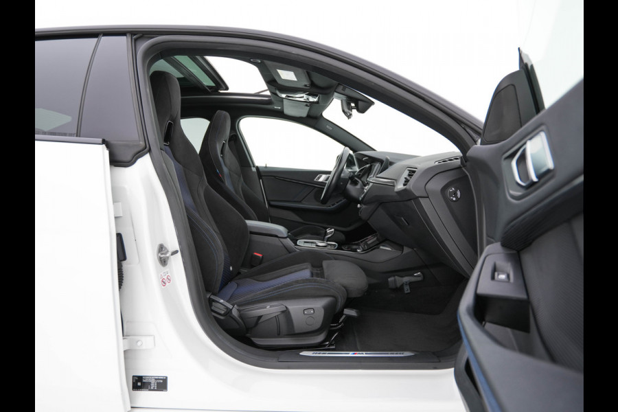BMW 2 Serie Gran Coupé 220i M-Sportpack Business Edition (INCL-BTW) Aut. *PANO | MICROFIBRE-SPORTSEATS | FULL-LED | DIGI-COCKPIT | CAMERA | NAVI-FULLMAP | HIFI-SOUND | DAB+ | ECC | PDC | CRUISE | CARPLAY | KEYLESS | PRIVACYGLASS | 18"ALU*