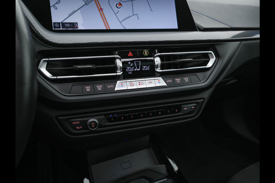 BMW 2 Serie Gran Coupé 220i M-Sportpack Business Edition (INCL-BTW) Aut. *PANO | MICROFIBRE-SPORTSEATS | FULL-LED | DIGI-COCKPIT | CAMERA | NAVI-FULLMAP | HIFI-SOUND | DAB+ | ECC | PDC | CRUISE | CARPLAY | KEYLESS | PRIVACYGLASS | 18"ALU*