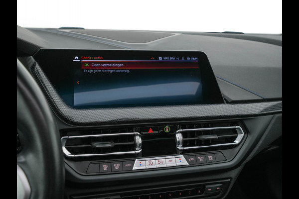 BMW 2 Serie Gran Coupé 220i M-Sportpack Business Edition (INCL-BTW) Aut. *PANO | MICROFIBRE-SPORTSEATS | FULL-LED | DIGI-COCKPIT | CAMERA | NAVI-FULLMAP | HIFI-SOUND | DAB+ | ECC | PDC | CRUISE | CARPLAY | KEYLESS | PRIVACYGLASS | 18"ALU*