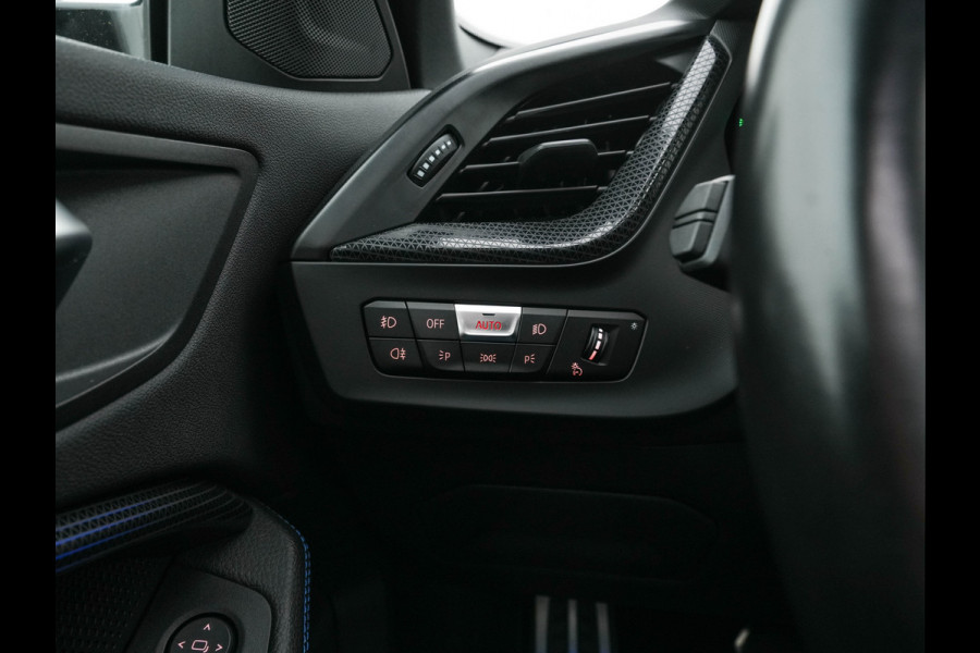 BMW 2 Serie Gran Coupé 220i M-Sportpack Business Edition (INCL-BTW) Aut. *PANO | MICROFIBRE-SPORTSEATS | FULL-LED | DIGI-COCKPIT | CAMERA | NAVI-FULLMAP | HIFI-SOUND | DAB+ | ECC | PDC | CRUISE | CARPLAY | KEYLESS | PRIVACYGLASS | 18"ALU*