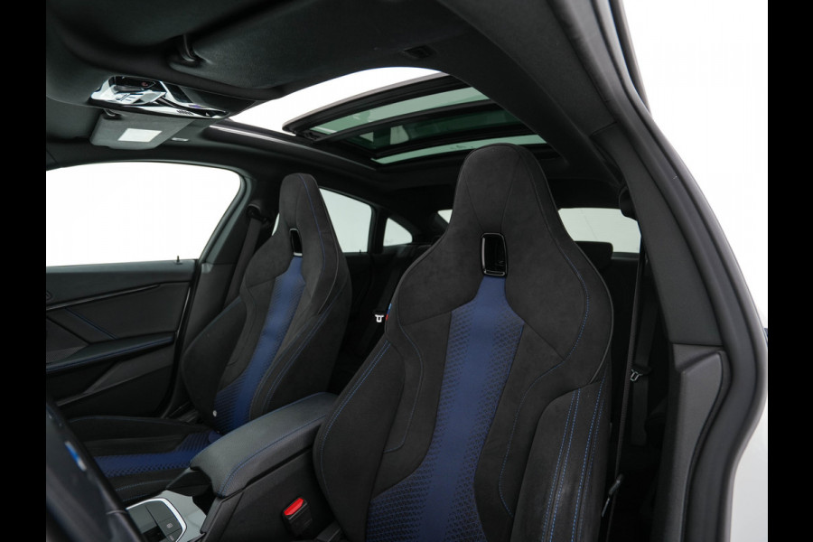 BMW 2 Serie Gran Coupé 220i M-Sportpack Business Edition (INCL-BTW) Aut. *PANO | MICROFIBRE-SPORTSEATS | FULL-LED | DIGI-COCKPIT | CAMERA | NAVI-FULLMAP | HIFI-SOUND | DAB+ | ECC | PDC | CRUISE | CARPLAY | KEYLESS | PRIVACYGLASS | 18"ALU*