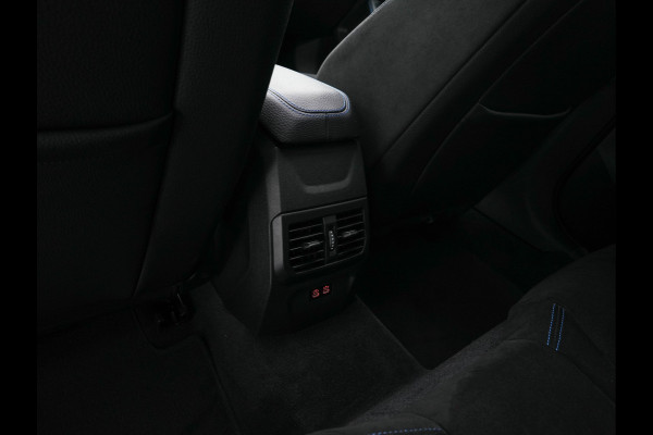 BMW 2 Serie Gran Coupé 220i M-Sportpack Business Edition (INCL-BTW) Aut. *PANO | MICROFIBRE-SPORTSEATS | FULL-LED | DIGI-COCKPIT | CAMERA | NAVI-FULLMAP | HIFI-SOUND | DAB+ | ECC | PDC | CRUISE | CARPLAY | KEYLESS | PRIVACYGLASS | 18"ALU*