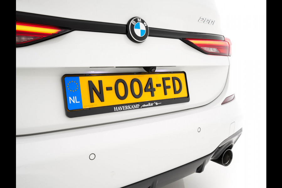 BMW 2 Serie Gran Coupé 220i M-Sportpack Business Edition (INCL-BTW) Aut. *PANO | MICROFIBRE-SPORTSEATS | FULL-LED | DIGI-COCKPIT | CAMERA | NAVI-FULLMAP | HIFI-SOUND | DAB+ | ECC | PDC | CRUISE | CARPLAY | KEYLESS | PRIVACYGLASS | 18"ALU*