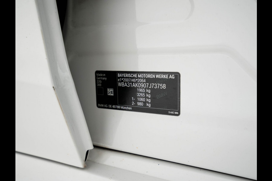 BMW 2 Serie Gran Coupé 220i M-Sportpack Business Edition (INCL-BTW) Aut. *PANO | MICROFIBRE-SPORTSEATS | FULL-LED | DIGI-COCKPIT | CAMERA | NAVI-FULLMAP | HIFI-SOUND | DAB+ | ECC | PDC | CRUISE | CARPLAY | KEYLESS | PRIVACYGLASS | 18"ALU*