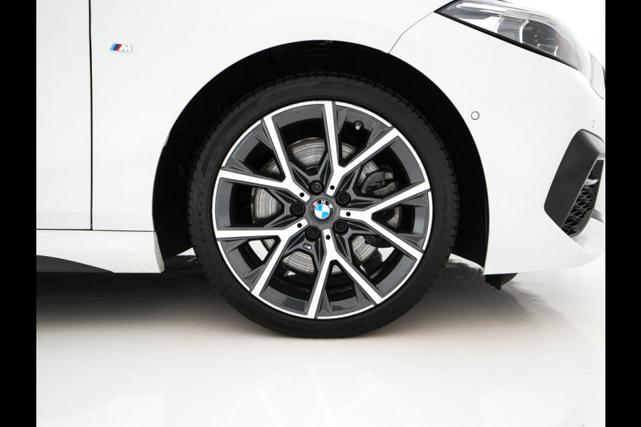 BMW 2 Serie Gran Coupé 220i M-Sportpack Business Edition (INCL-BTW) Aut. *PANO | MICROFIBRE-SPORTSEATS | FULL-LED | DIGI-COCKPIT | CAMERA | NAVI-FULLMAP | HIFI-SOUND | DAB+ | ECC | PDC | CRUISE | CARPLAY | KEYLESS | PRIVACYGLASS | 18"ALU*