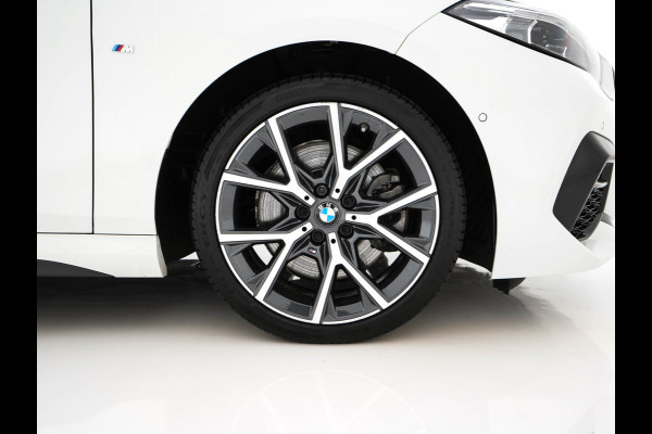 BMW 2 Serie Gran Coupé 220i M-Sportpack Business Edition (INCL-BTW) Aut. *PANO | MICROFIBRE-SPORTSEATS | FULL-LED | DIGI-COCKPIT | CAMERA | NAVI-FULLMAP | HIFI-SOUND | DAB+ | ECC | PDC | CRUISE | CARPLAY | KEYLESS | PRIVACYGLASS | 18"ALU*