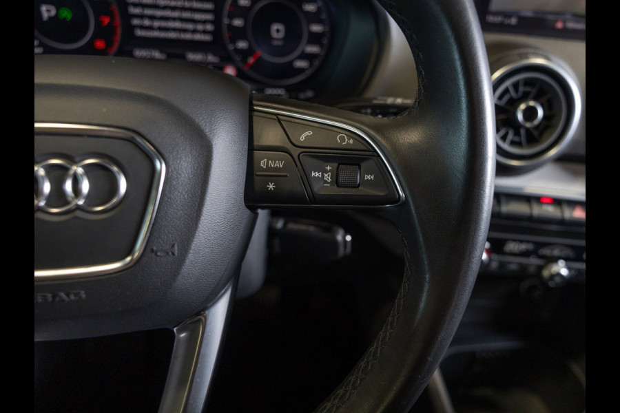 Audi Q2 35 TFSI Advanced edition / 150pk / Stoelverwarming / Adaptieve cruise control / Elektrische achterklep /