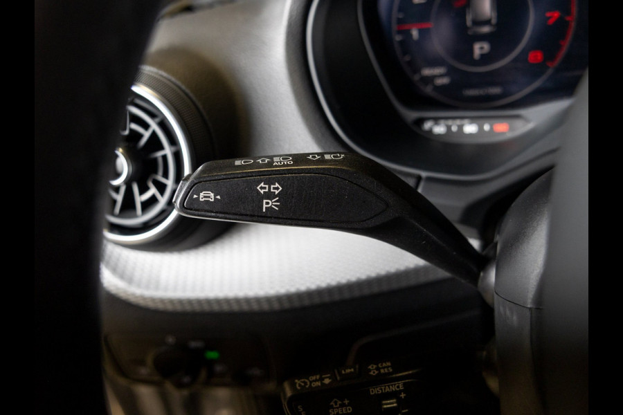 Audi Q2 35 TFSI Advanced edition / 150pk / Stoelverwarming / Adaptieve cruise control / Elektrische achterklep /