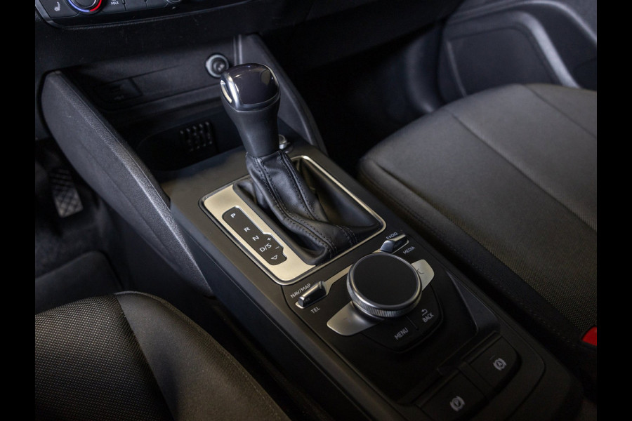 Audi Q2 35 TFSI Advanced edition / 150pk / Stoelverwarming / Adaptieve cruise control / Elektrische achterklep /