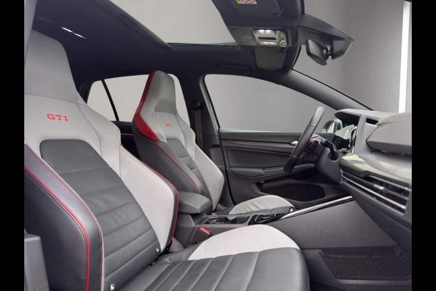 Volkswagen Golf 2.0 TSI GTI 5Drs | Pano | Leer | Memory | H&K | Head-Up | Stoel & Stuur verwarming |