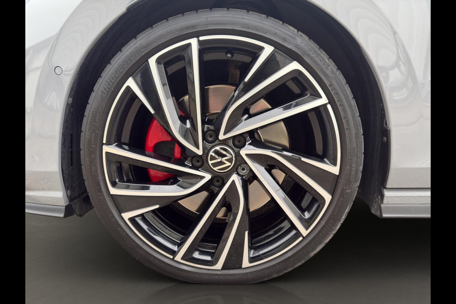 Volkswagen Golf 2.0 TSI GTI 5Drs | Pano | Leer | Memory | H&K | Head-Up | Stoel & Stuur verwarming |