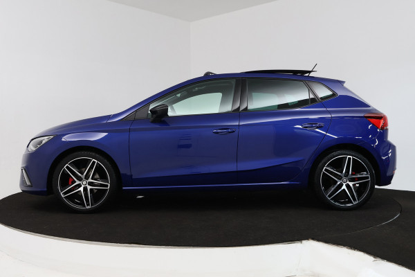 Seat Ibiza 1.0 TSI FR Business Intense (PANORAMADAK, CAMERA, STOELVERWARMING, BEATS AUDIO, CRUISE ADAPTIEF, DIGITALE COCKPIT)
