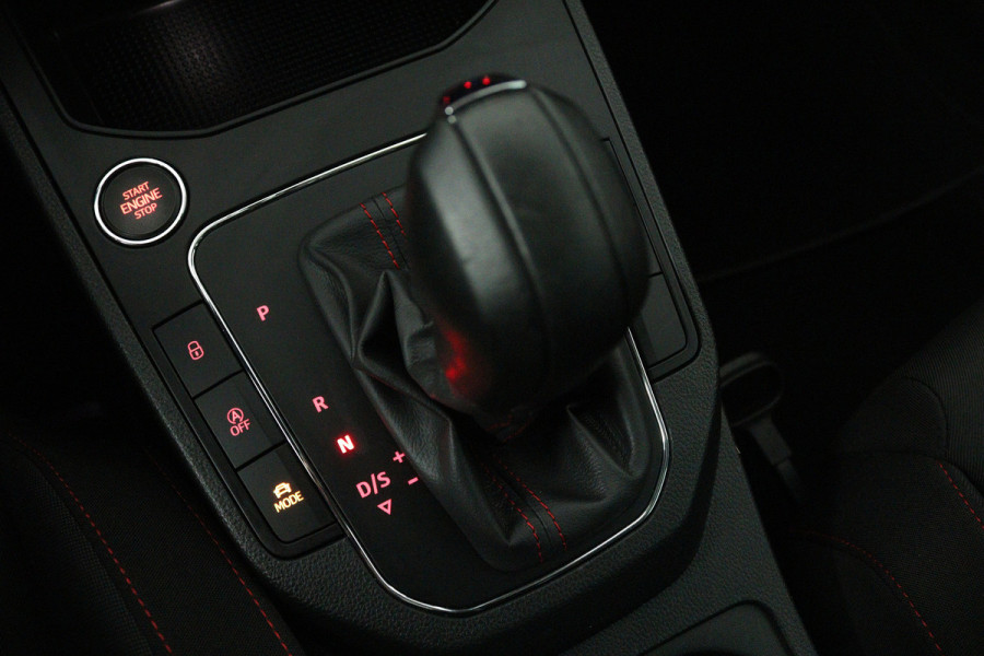 Seat Ibiza 1.0 TSI FR Business Intense (PANORAMADAK, CAMERA, STOELVERWARMING, BEATS AUDIO, CRUISE ADAPTIEF, DIGITALE COCKPIT)