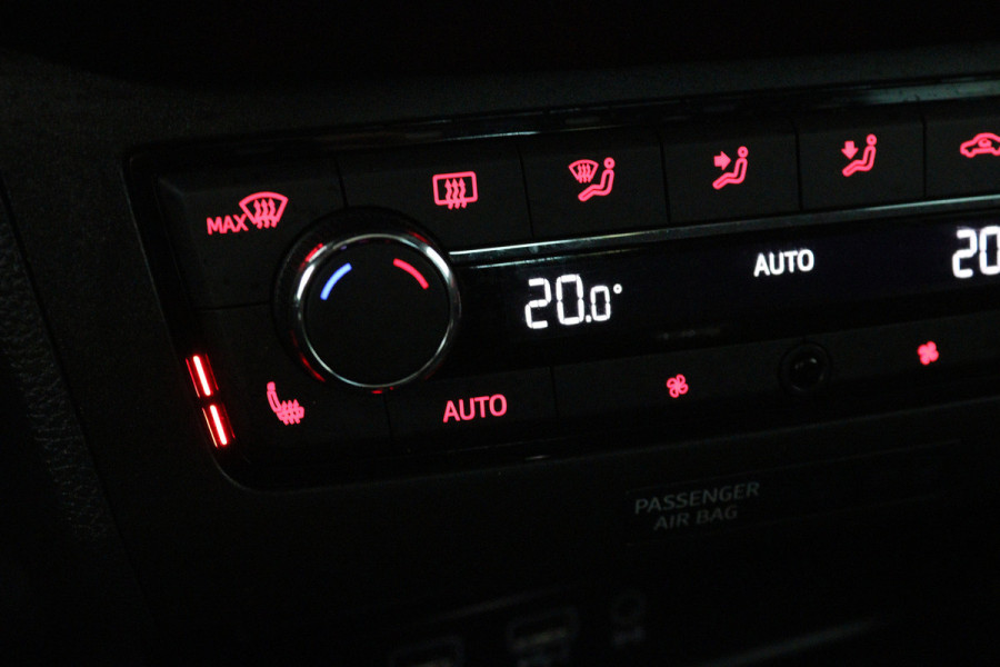 Seat Ibiza 1.0 TSI FR Business Intense (PANORAMADAK, CAMERA, STOELVERWARMING, BEATS AUDIO, CRUISE ADAPTIEF, DIGITALE COCKPIT)