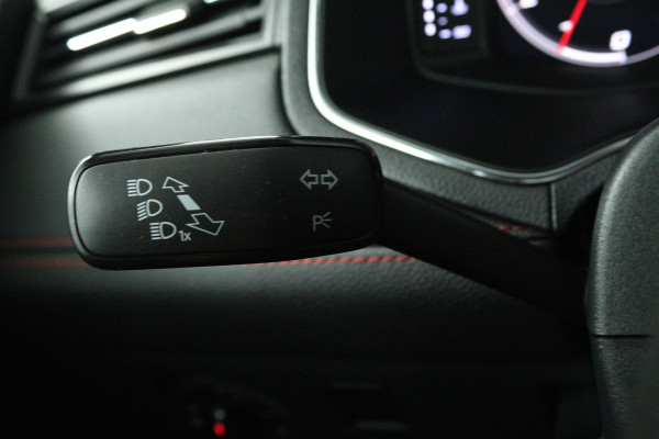 Seat Ibiza 1.0 TSI FR Business Intense (PANORAMADAK, CAMERA, STOELVERWARMING, BEATS AUDIO, CRUISE ADAPTIEF, DIGITALE COCKPIT)