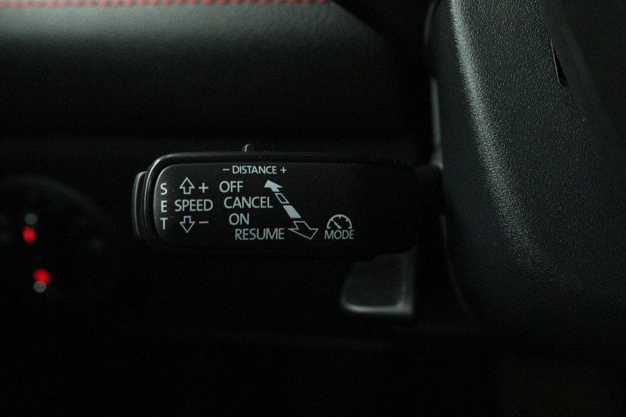 Seat Ibiza 1.0 TSI FR Business Intense (PANORAMADAK, CAMERA, STOELVERWARMING, BEATS AUDIO, CRUISE ADAPTIEF, DIGITALE COCKPIT)