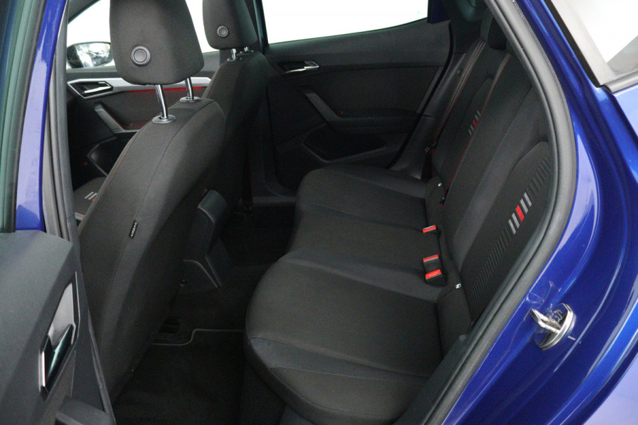 Seat Ibiza 1.0 TSI FR Business Intense (PANORAMADAK, CAMERA, STOELVERWARMING, BEATS AUDIO, CRUISE ADAPTIEF, DIGITALE COCKPIT)