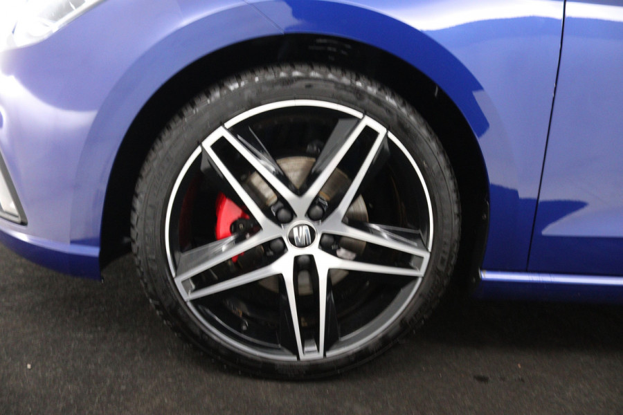 Seat Ibiza 1.0 TSI FR Business Intense (PANORAMADAK, CAMERA, STOELVERWARMING, BEATS AUDIO, CRUISE ADAPTIEF, DIGITALE COCKPIT)