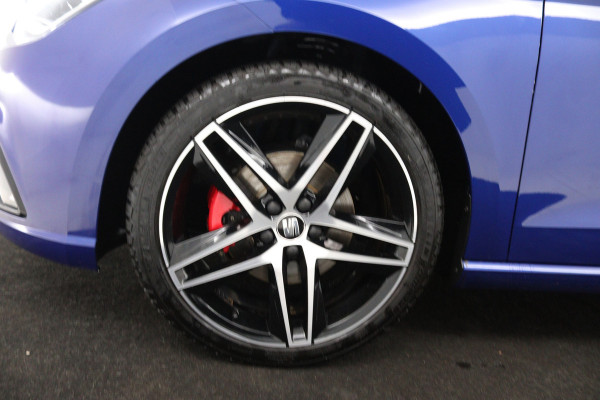 Seat Ibiza 1.0 TSI FR Business Intense (PANORAMADAK, CAMERA, STOELVERWARMING, BEATS AUDIO, CRUISE ADAPTIEF, DIGITALE COCKPIT)