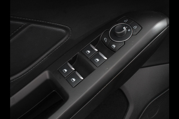 Ford FOCUS Wagon 1.0 EcoBoost 155pk Automaat Active X | Navigatie | Climate Control | Camera | Parkeer sensoren | B&O | Dab | Led | Lichtmetalen velgen