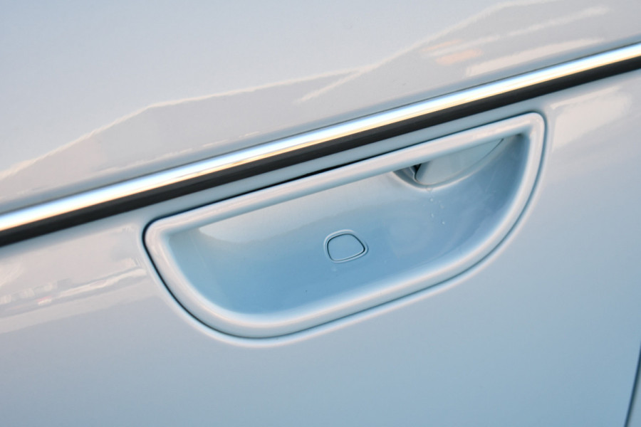 Fiat 500C La Prima 42 kWh Celestial Blue incl-Winterset ACC Stoelverw Camera Carplay