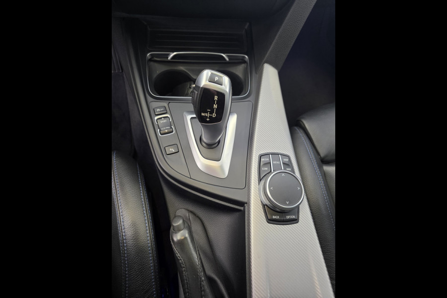 BMW 3 Serie 318i M-Sport Corporate Lease Automaat – Pano – HUD – Leder – Camera – NAP –