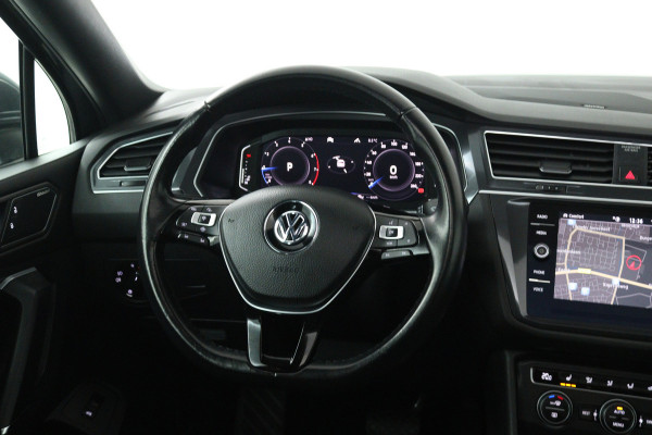Volkswagen Tiguan Allspace 1.5 TSI Highline Business R (PANORAMADAK, TREKHAAK, STOELVERWARMING, DIGITALE COCKPIT)