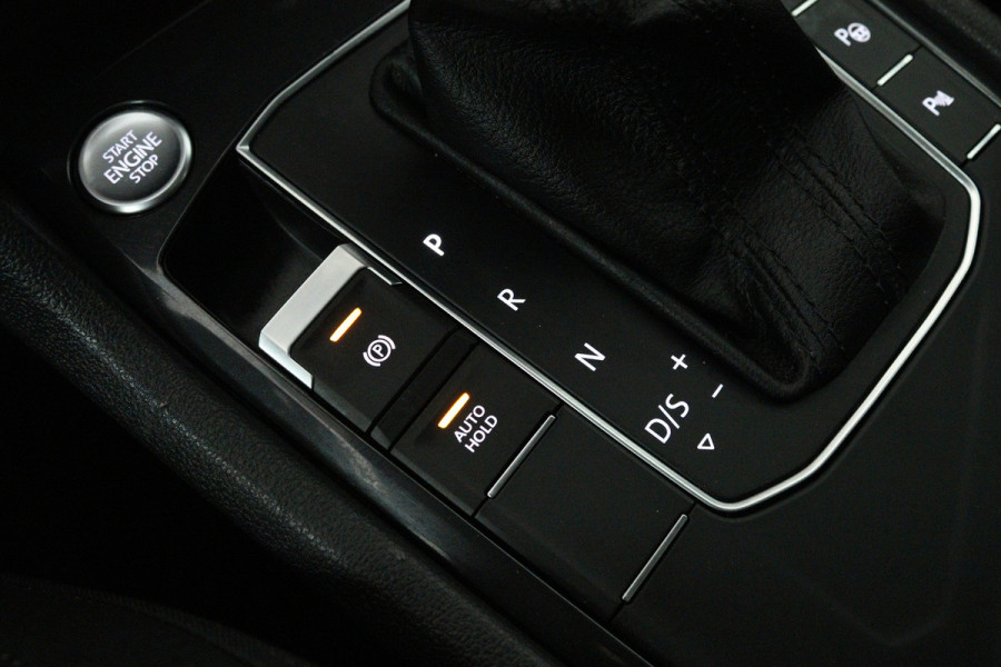 Volkswagen Tiguan Allspace 1.5 TSI Highline Business R (PANORAMADAK, TREKHAAK, STOELVERWARMING, DIGITALE COCKPIT)