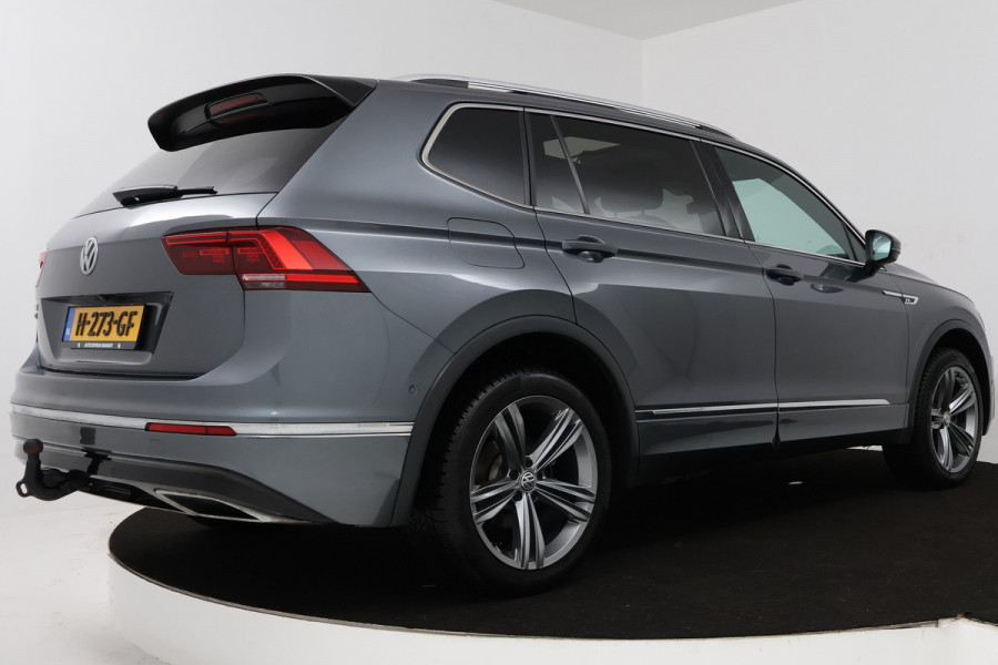 Volkswagen Tiguan Allspace 1.5 TSI Highline Business R (PANORAMADAK, TREKHAAK, STOELVERWARMING, DIGITALE COCKPIT)