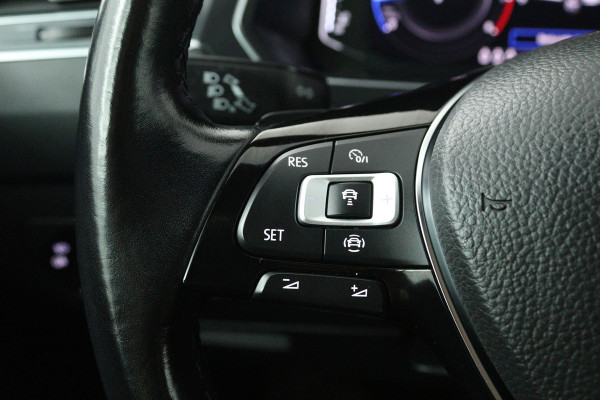 Volkswagen Tiguan Allspace 1.5 TSI Highline Business R (PANORAMADAK, TREKHAAK, STOELVERWARMING, DIGITALE COCKPIT)