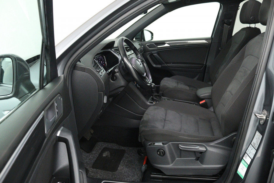 Volkswagen Tiguan Allspace 1.5 TSI Highline Business R (PANORAMADAK, TREKHAAK, STOELVERWARMING, DIGITALE COCKPIT)