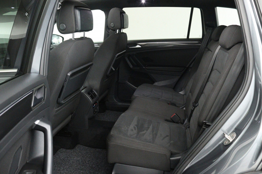 Volkswagen Tiguan Allspace 1.5 TSI Highline Business R (PANORAMADAK, TREKHAAK, STOELVERWARMING, DIGITALE COCKPIT)