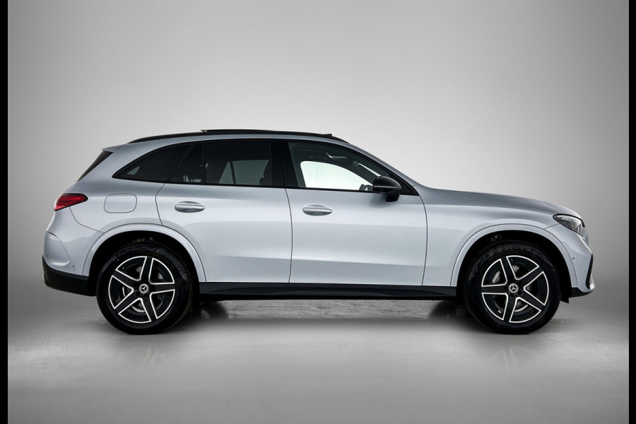 Mercedes-Benz GLC 300e 4MATIC AMG Line Achteruitrijcamera | Panaromadak | Navigatie | Memorypakket | alarm klasse 3 Inclusief 24 maanden Mercedes-Benz Certified garantie voor Europa.