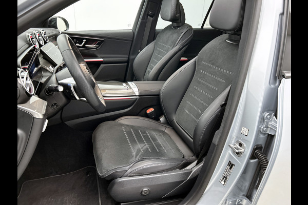Mercedes-Benz GLC 300e 4MATIC AMG Line Achteruitrijcamera | Panaromadak | Navigatie | Memorypakket | alarm klasse 3 Inclusief 24 maanden Mercedes-Benz Certified garantie voor Europa.