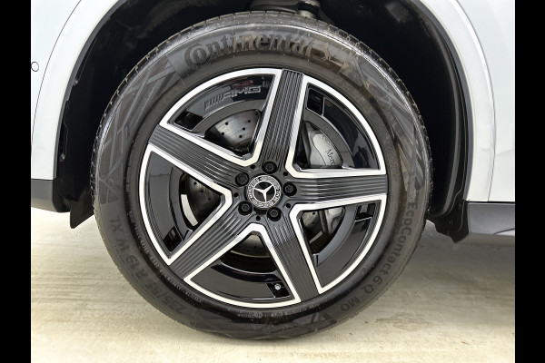 Mercedes-Benz GLC 300e 4MATIC AMG Line Achteruitrijcamera | Panaromadak | Navigatie | Memorypakket | alarm klasse 3 Inclusief 24 maanden Mercedes-Benz Certified garantie voor Europa.