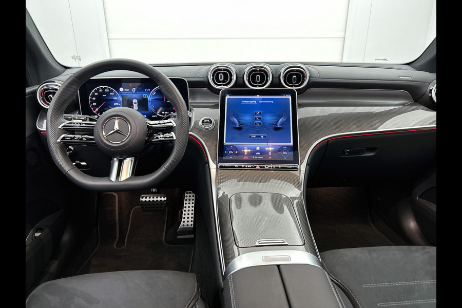 Mercedes-Benz GLC 300e 4MATIC AMG Line Achteruitrijcamera | Panaromadak | Navigatie | Memorypakket | alarm klasse 3 Inclusief 24 maanden Mercedes-Benz Certified garantie voor Europa.