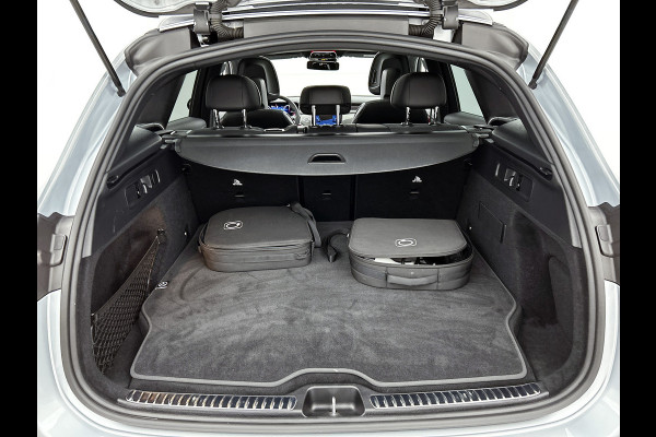 Mercedes-Benz GLC 300e 4MATIC AMG Line Achteruitrijcamera | Panaromadak | Navigatie | Memorypakket | alarm klasse 3 Inclusief 24 maanden Mercedes-Benz Certified garantie voor Europa.
