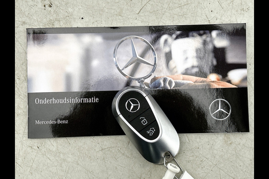 Mercedes-Benz GLC 300e 4MATIC AMG Line Achteruitrijcamera | Panaromadak | Navigatie | Memorypakket | alarm klasse 3 Inclusief 24 maanden Mercedes-Benz Certified garantie voor Europa.